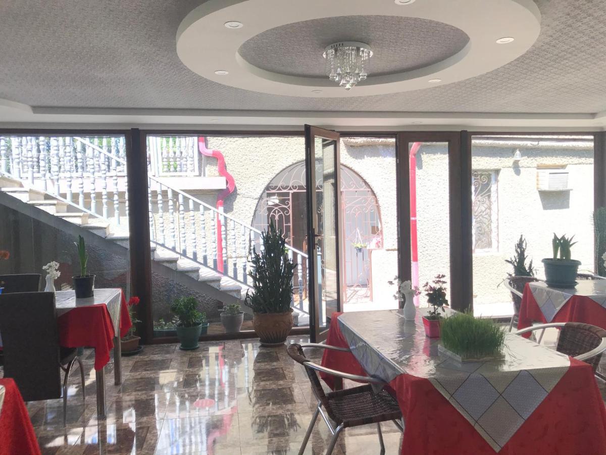 Hotel Oniks Kutaisi Dış mekan fotoğraf